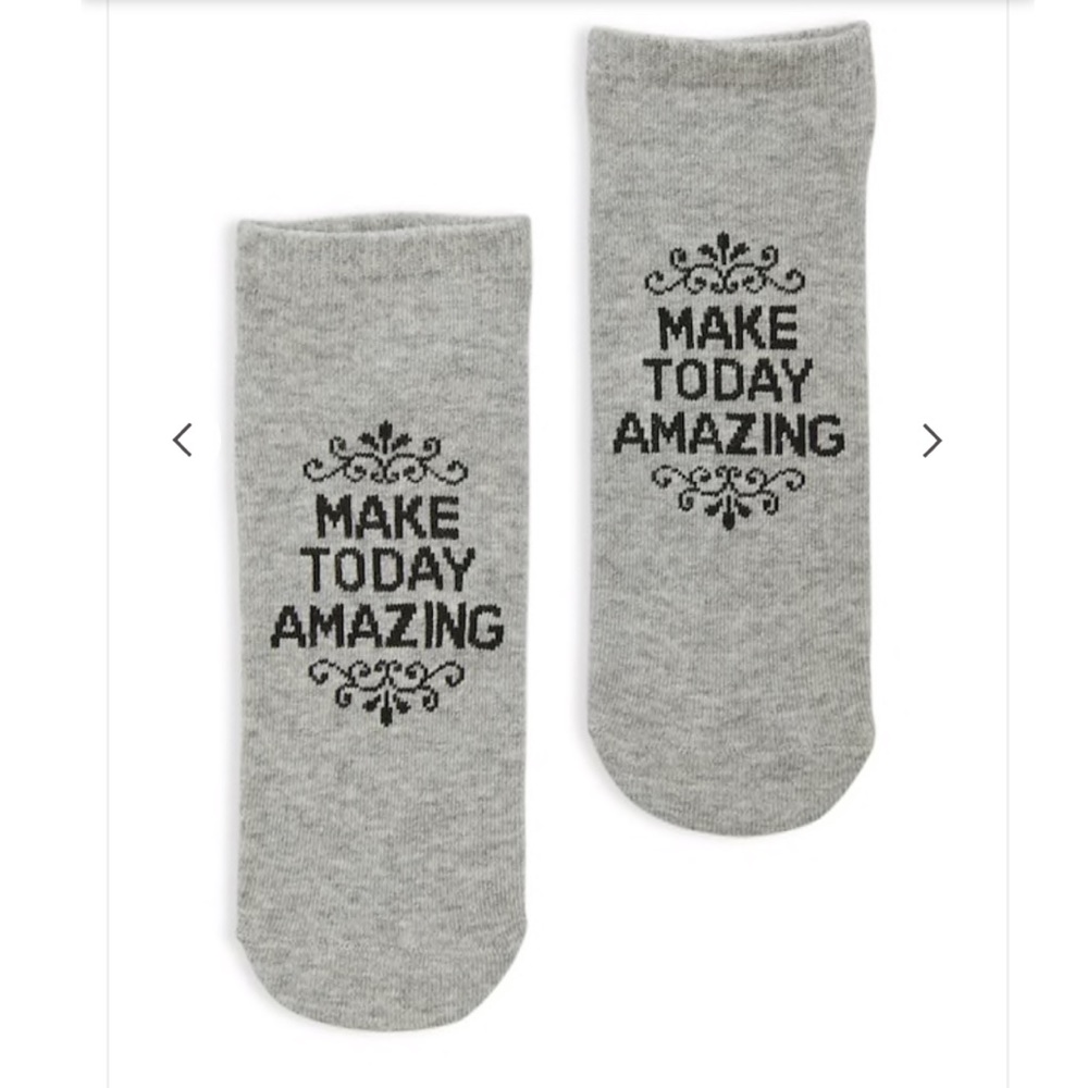 ❣️3/$15❣️ MAKE TODAY AMAZING Ankle Socks - Picture 1 of 3